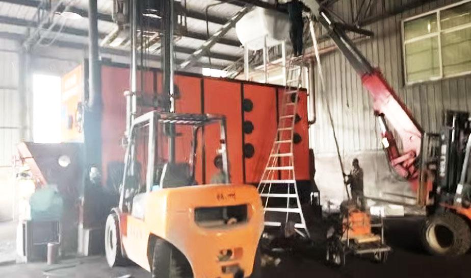 给客户安装模温机